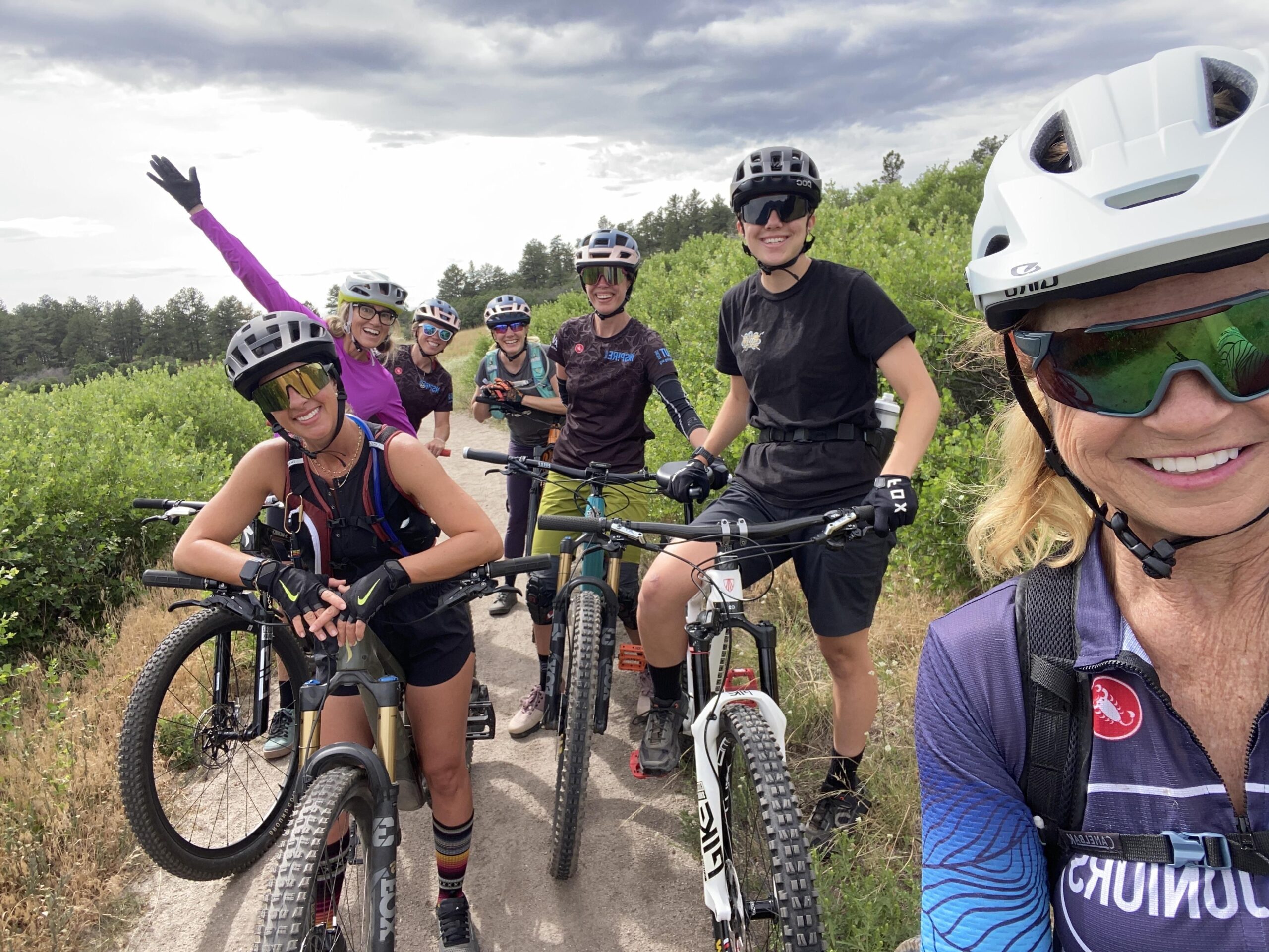 Women on Wheels - Avout Racing